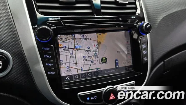 Hyundai Accent 1.4 VVT Modern — photo 1 of 30