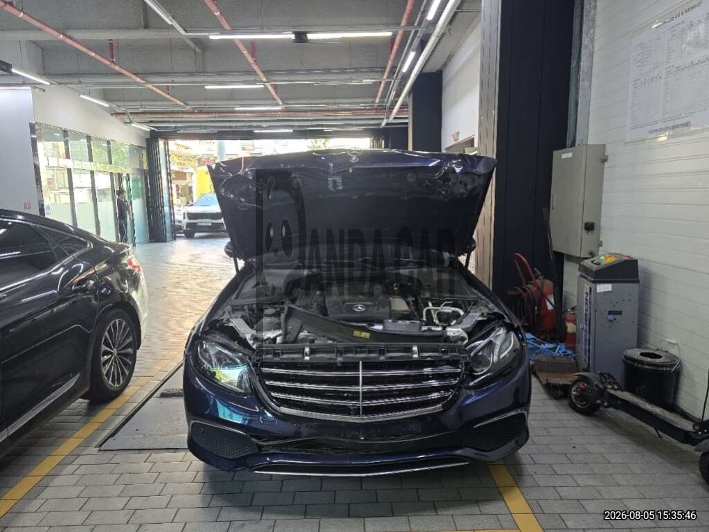 2019 Mercedes-Benz E300 4Matic, photograph 1