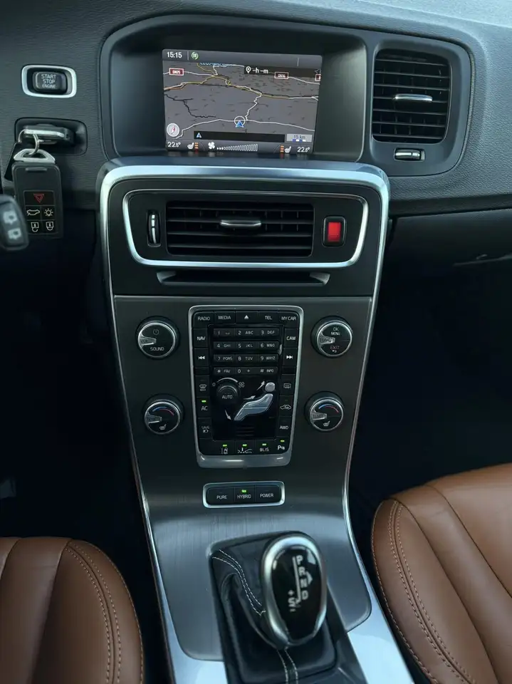 2013 Volvo V60 D6 Plug-In-Hybrid AWD Geartronic Summum, photograph 9