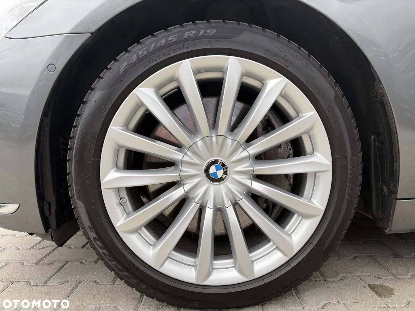 2016 BMW Seria 7 750Li xDrive, photograph 9