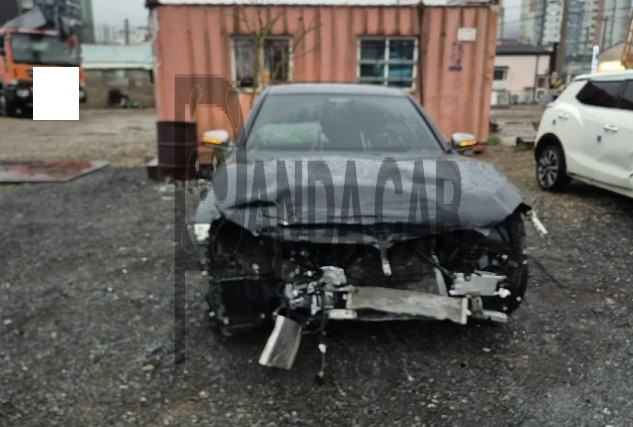 2021 BMW 740i, photograph 1