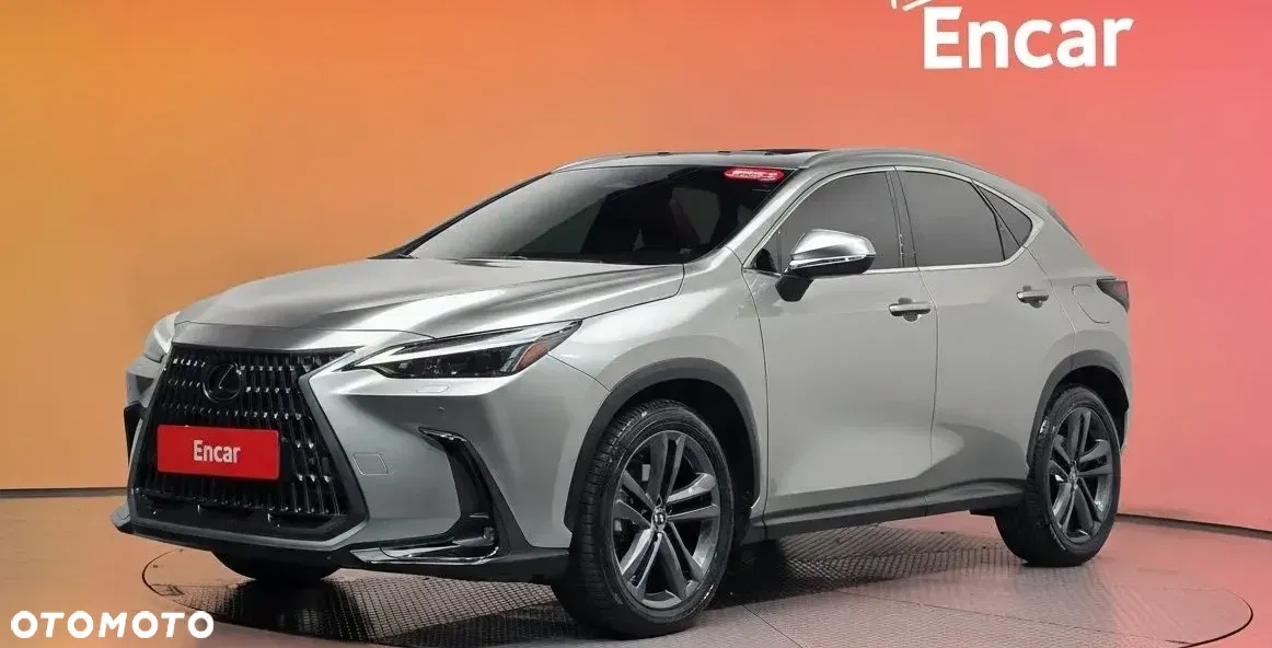 Lexus NX — photo 1 of 5