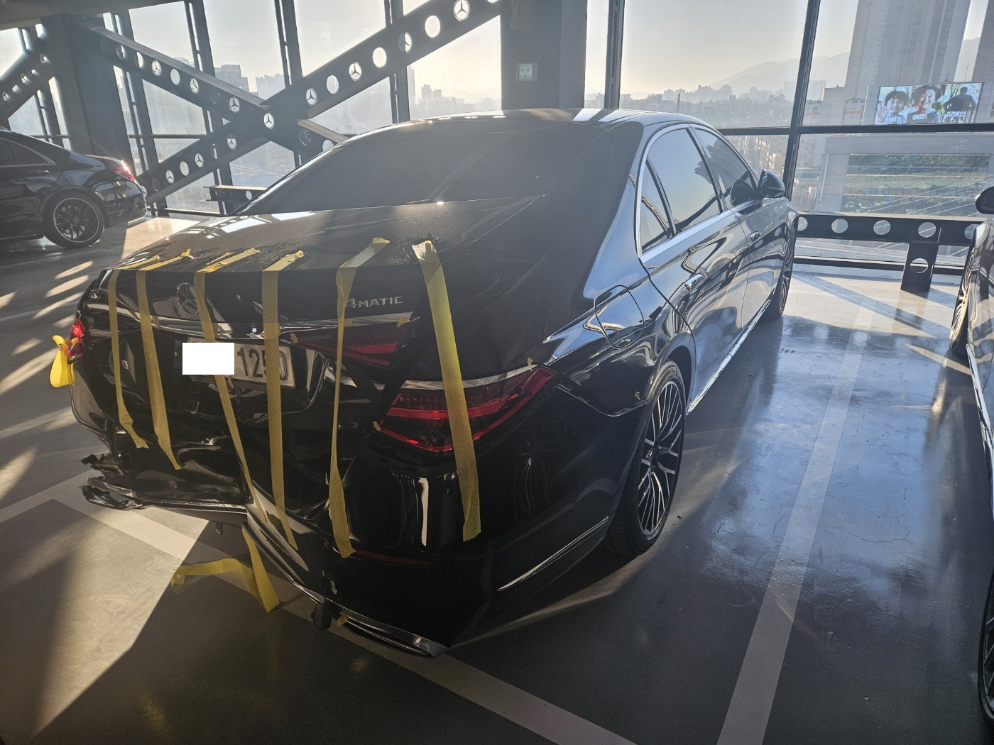 2023 Mercedes-Benz S580 4MATIC, photograph 2