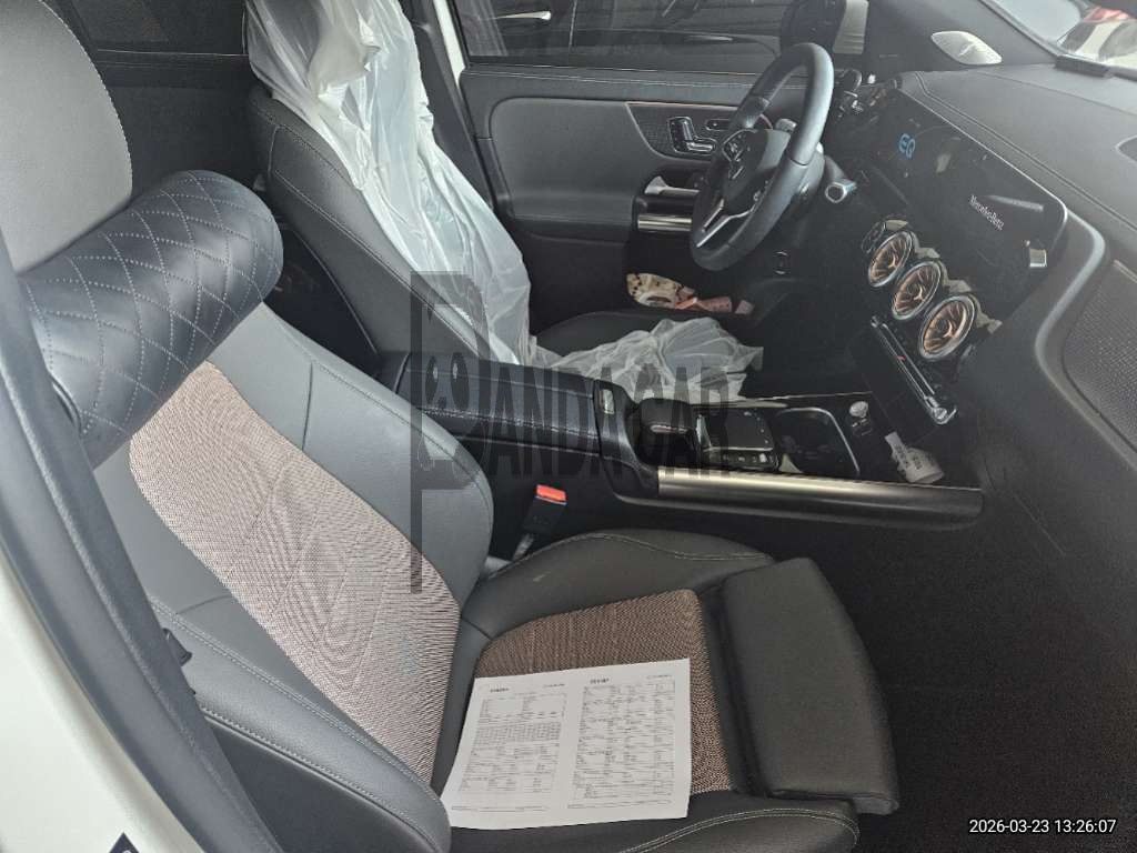 2022 Mercedes-Benz EQA250, photograph 5