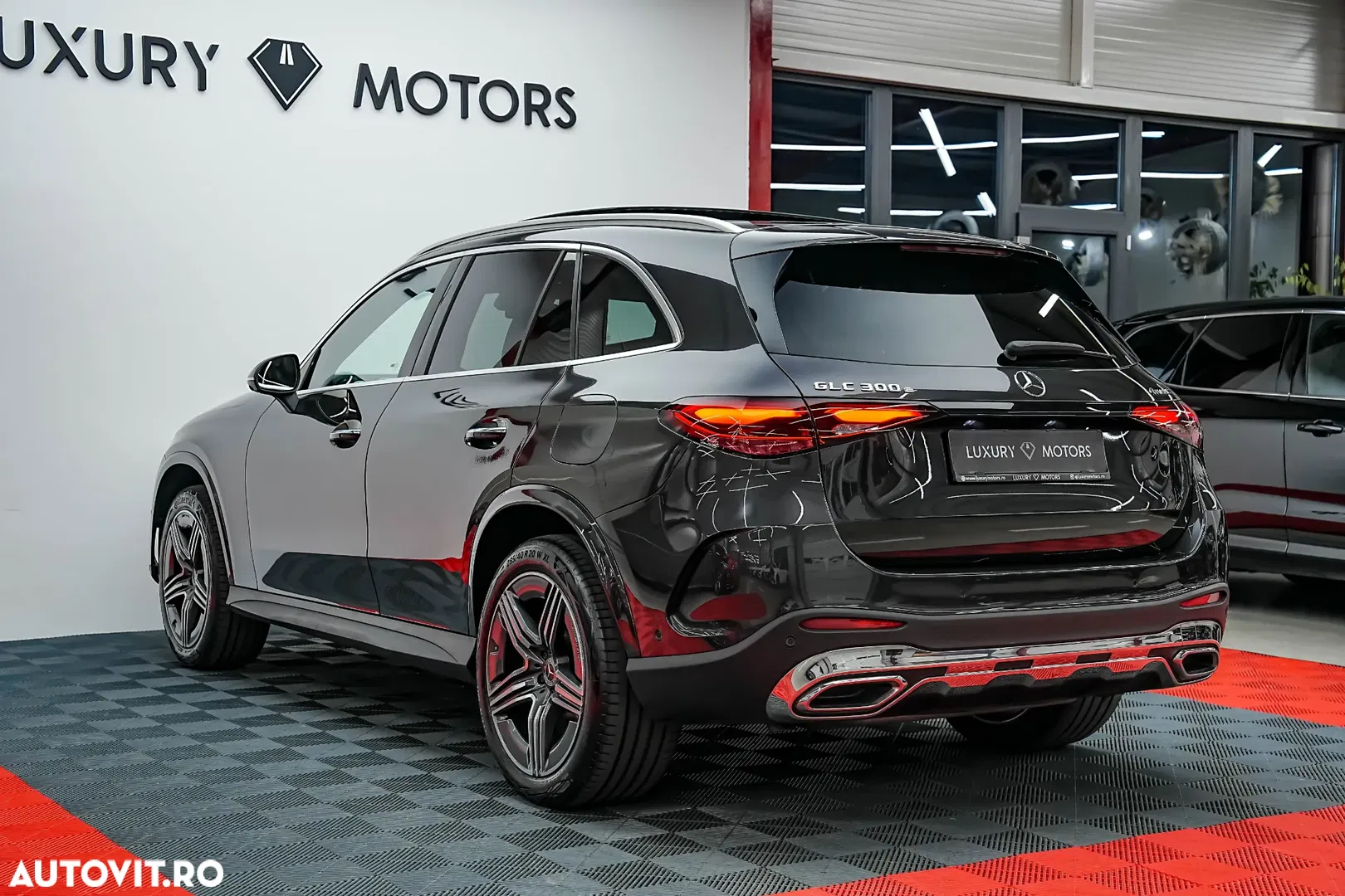 2023 Mercedes-Benz GLC 300 e 4Matic 9G-TRONIC, photograph 7