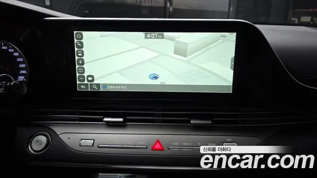 Hyundai Grandeur 2.5 — photo 1 of 30