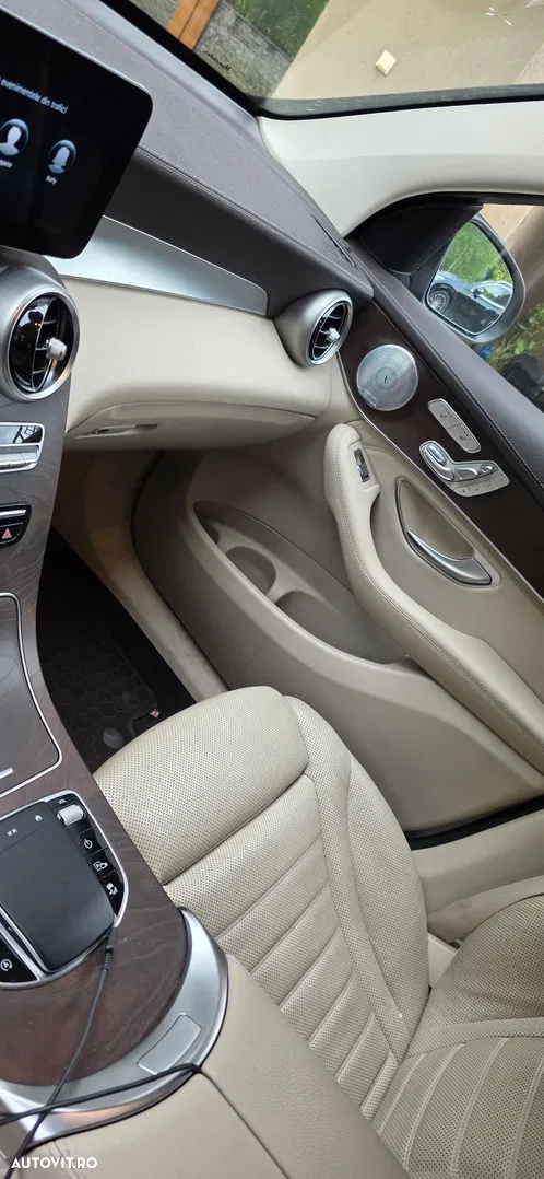 2020 Mercedes-Benz GLC, photograph 11