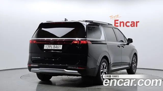 Kia Canival Diesel 9-Seater Noblesse — photo 1 of 20