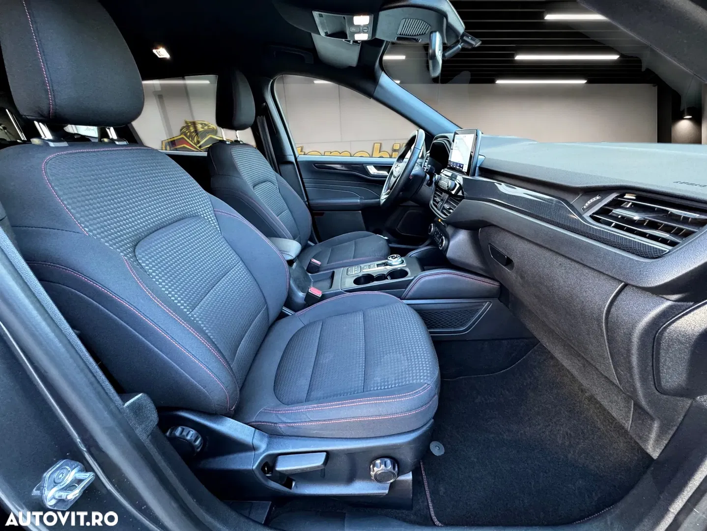 2022 Ford Kuga 2.5 Duratec PHEV ST-LINE, photograph 8