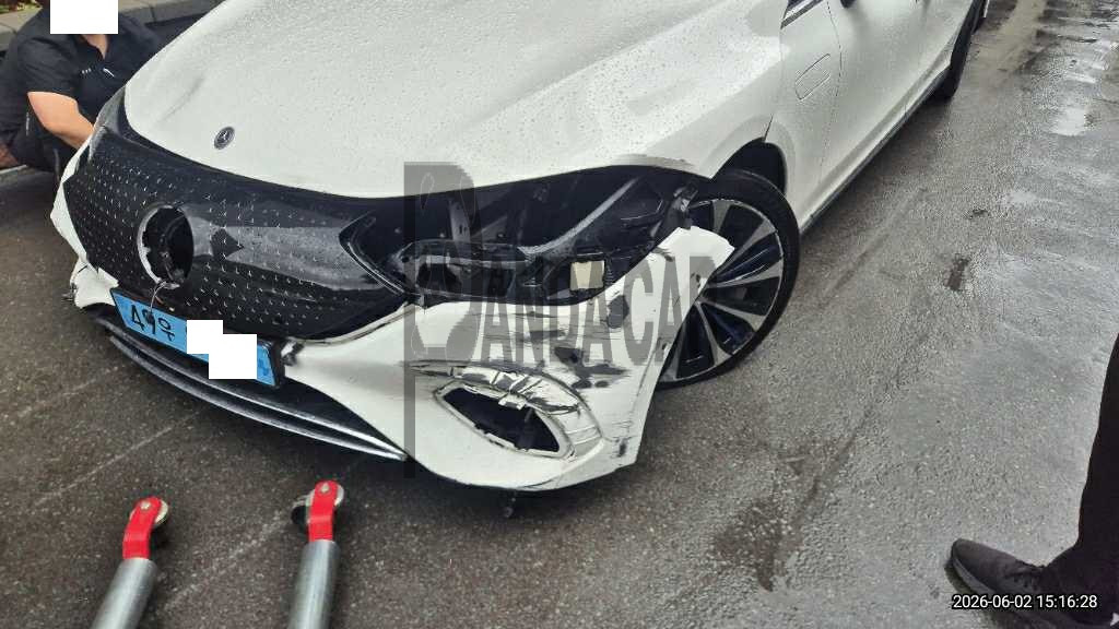 2022 Mercedes-Benz EQE350 +, photograph 5