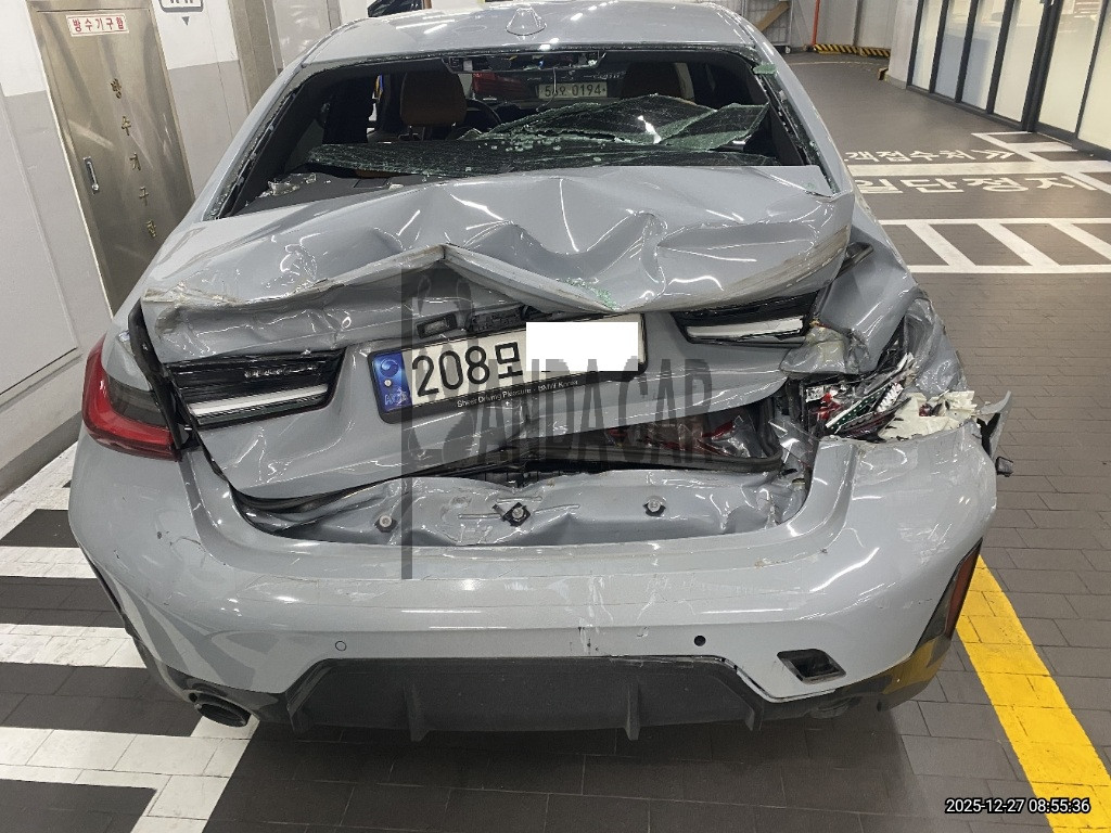 2023 BMW 320i, photograph 3