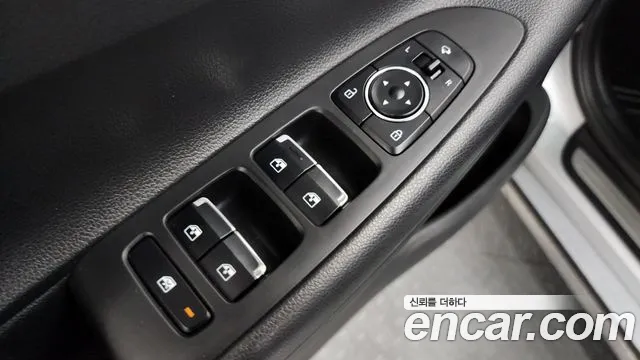 2022 Hyundai Grandeur 3.0 LPi (Taxi), photograph 3