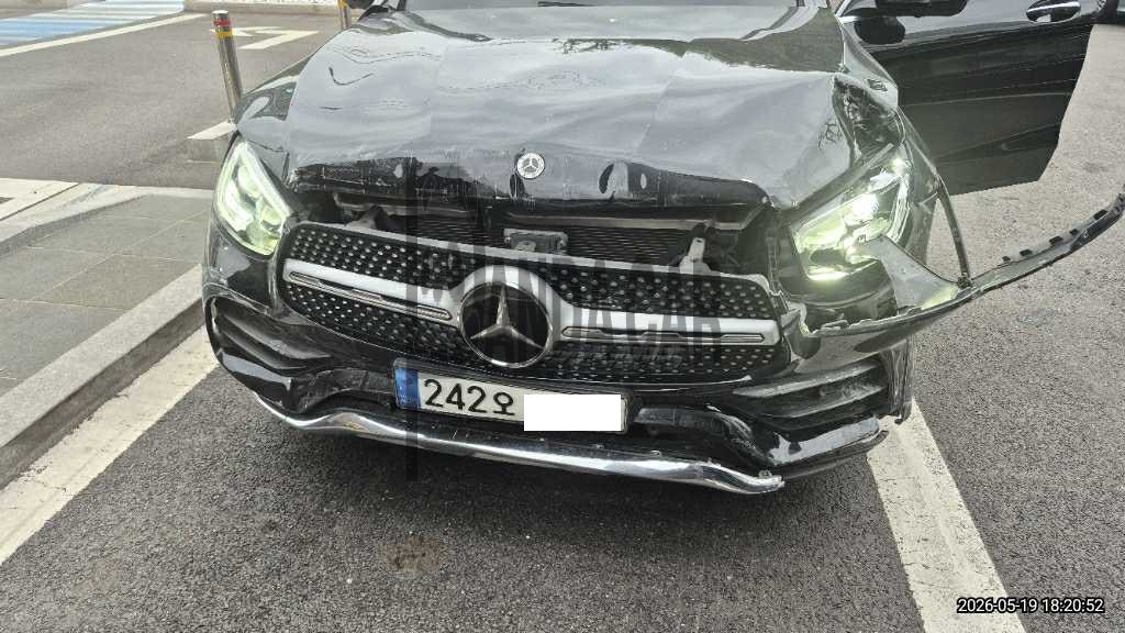 2023 Mercedes-Benz GLC300 4MATIC Coupe, photograph 1