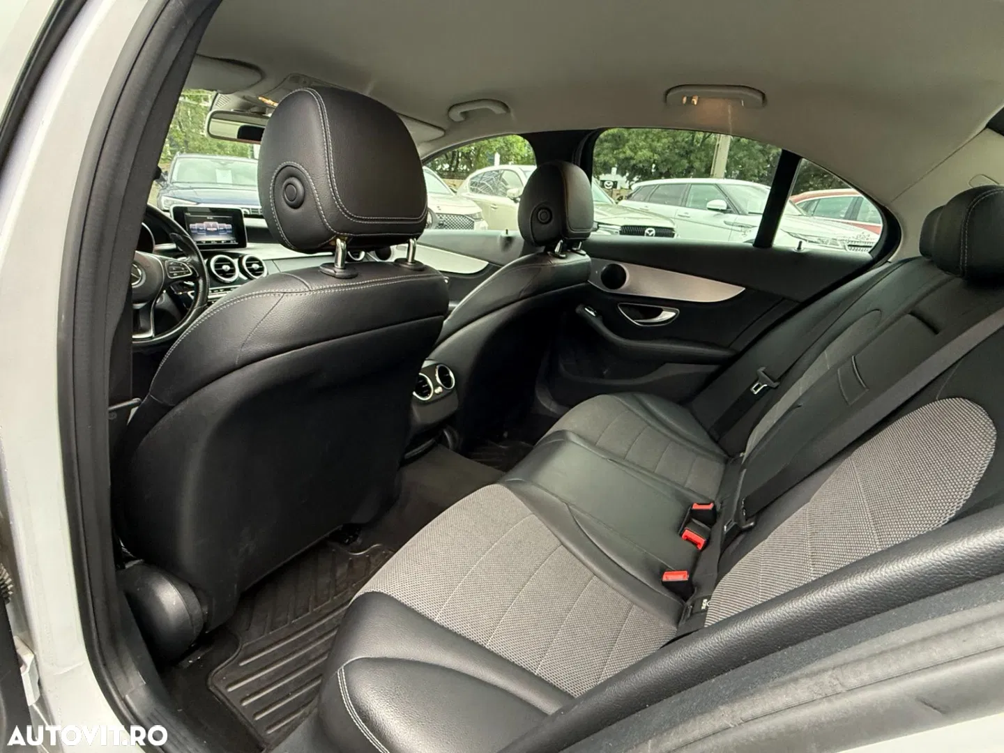 2015 Mercedes-Benz C 200 BlueTec, photograph 9