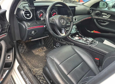2017 Mercedes-Benz E220 d, photograph 2