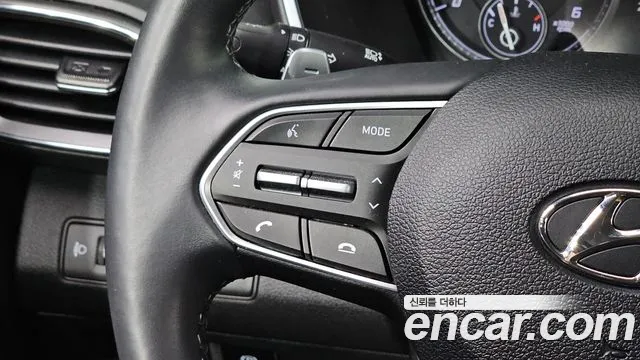 2022 Hyundai Santafe Diesel 2.2 2WD, photograph 3