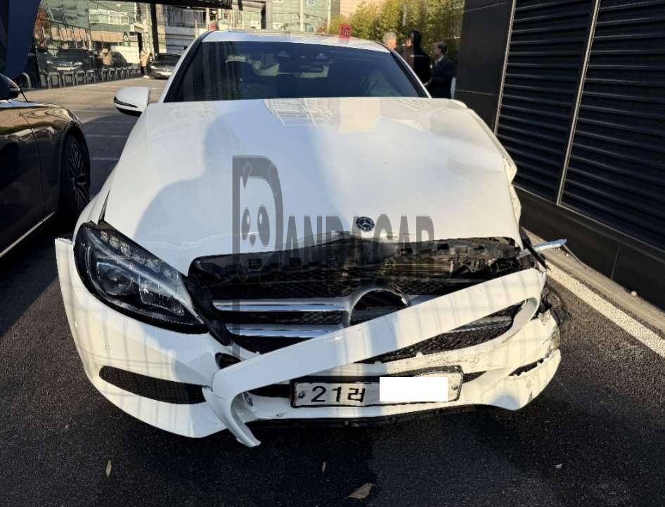 2018 Mercedes-Benz C200, photograph 1