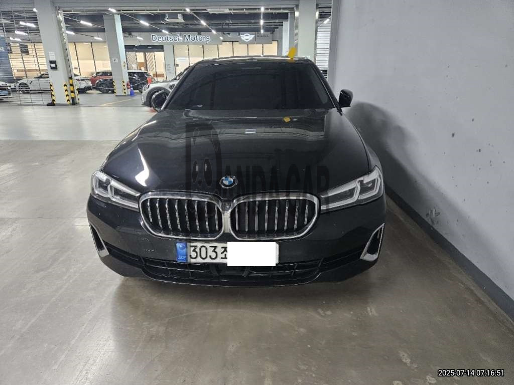 2023 BMW 520i, photograph 1