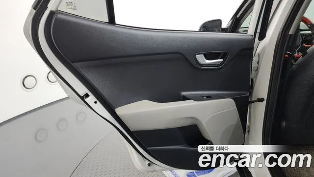 2017 Kia Stonic Diesel 1.6, photograph 4
