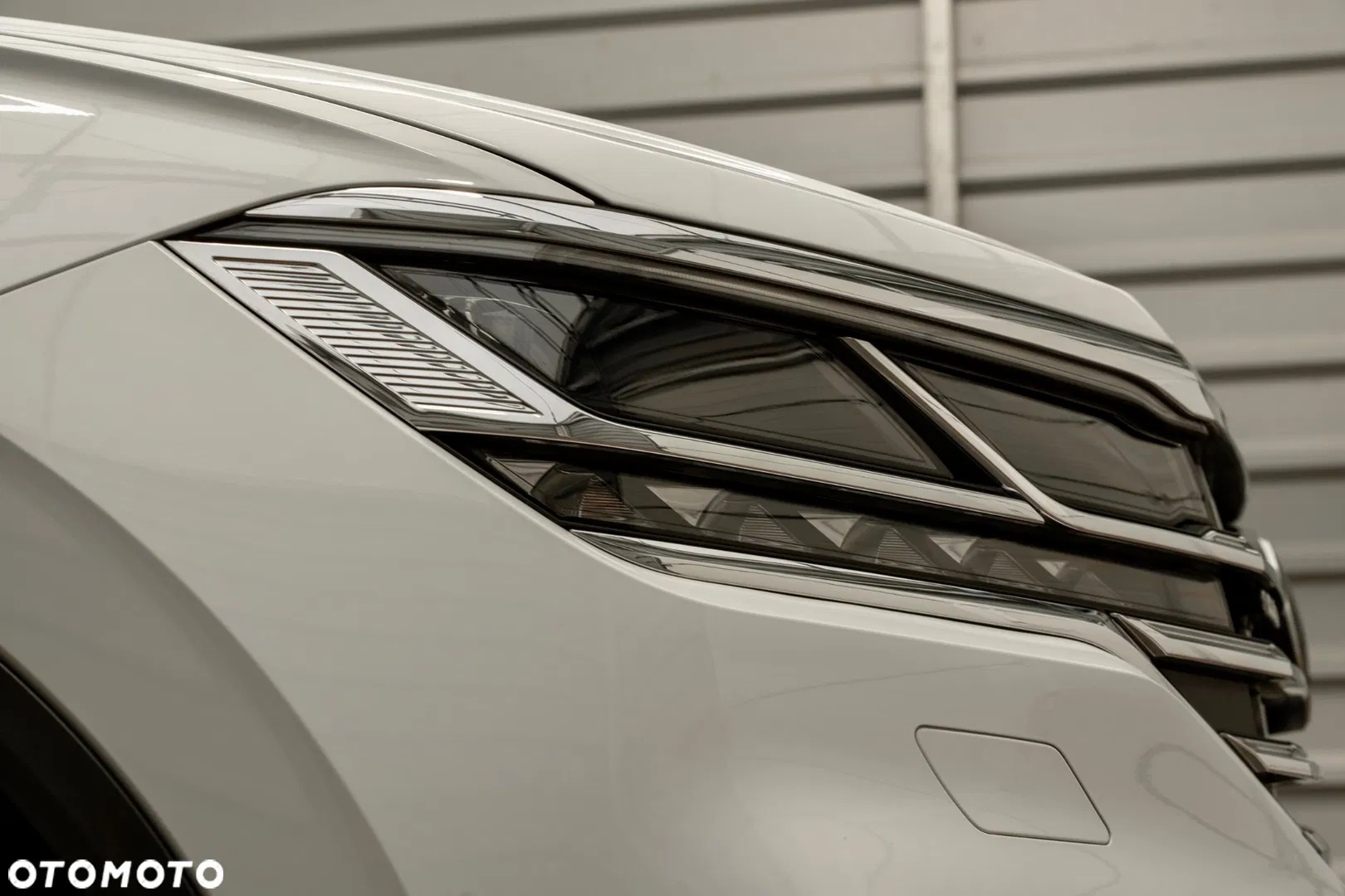 2023 Volkswagen Touareg 3.0 V6 TFSI Plug-In Hybrid 4Mot Elegance, photograph 9