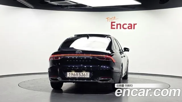 2021 Hyundai Grandeur Exclusive, photograph 3