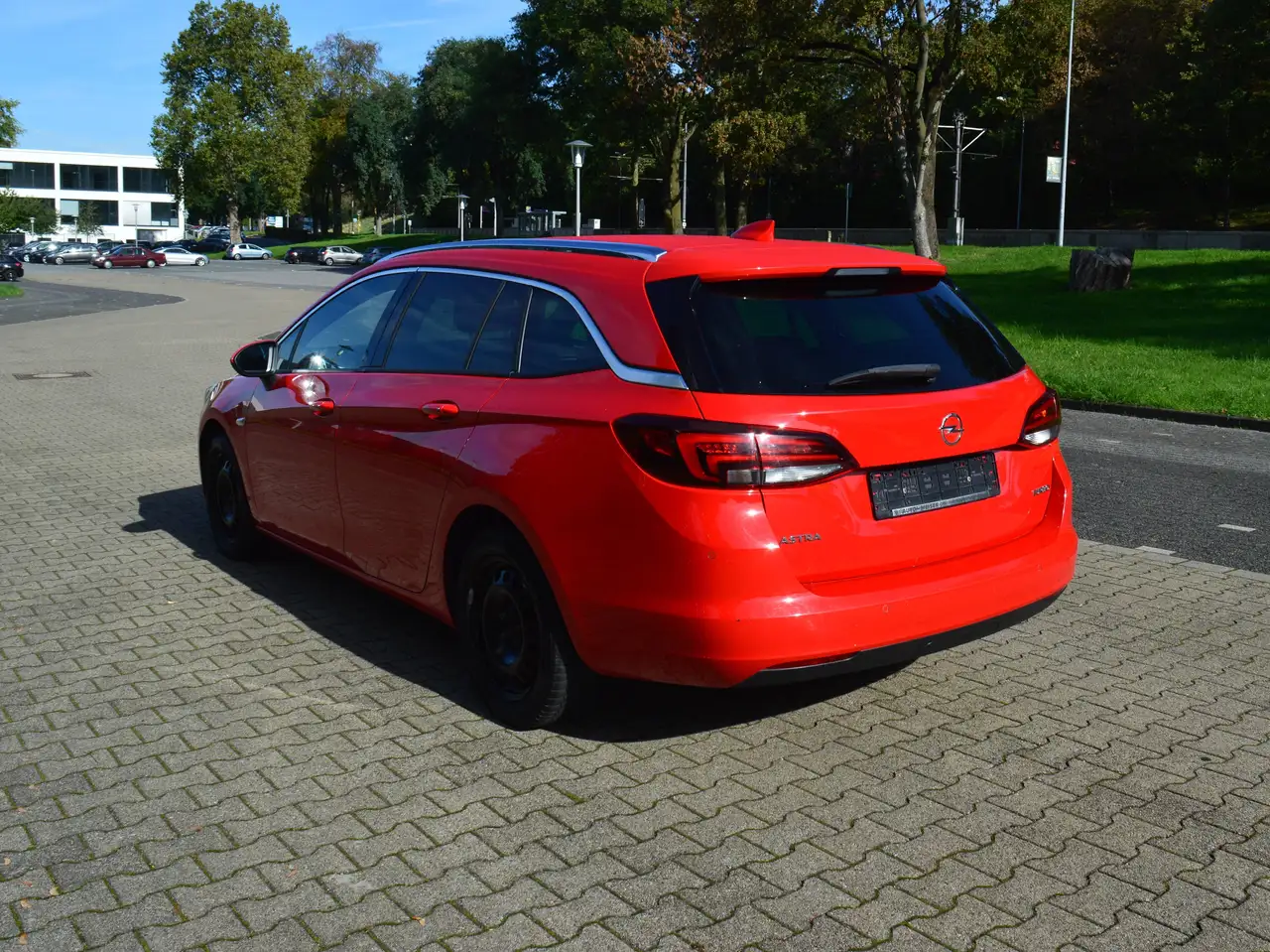 2016 Opel Astra Innovation Start/Stop, photograph 7