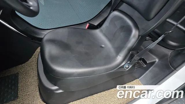 2020 Renault-KoreaSamsung Twizy Life(2-Seater), photograph 1