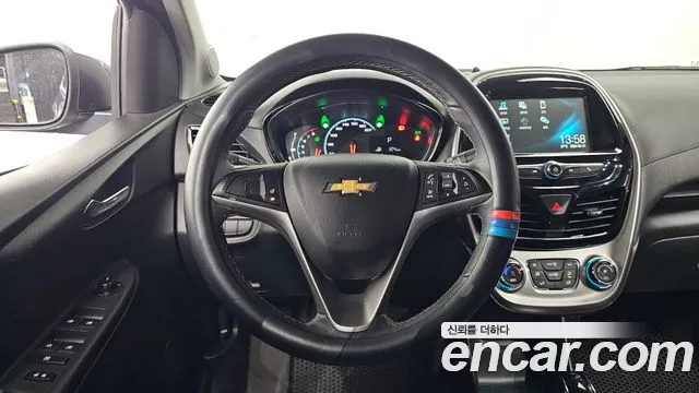 2017 ChevroletGMDaewoo Spark LT, photograph 8