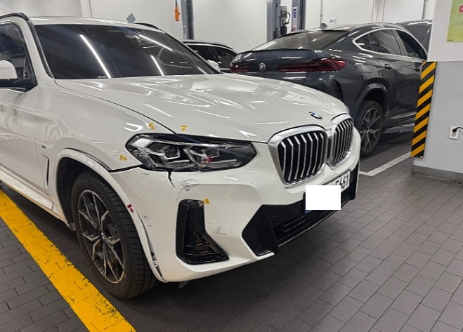 2022 BMW X3 xDrive20i, photograph 2