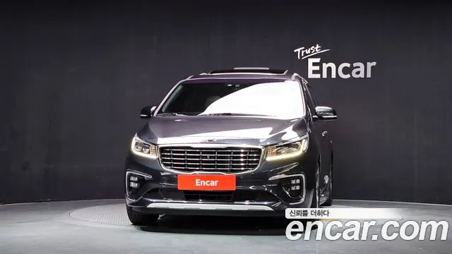 2019 Kia Canival 9-Seater Noblesse Special, photograph 3