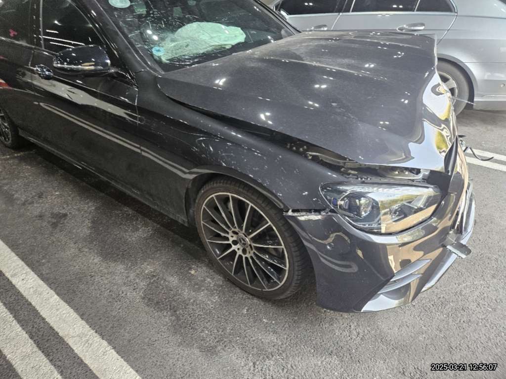 2023 Mercedes-Benz E350 4MATIC, photograph 3