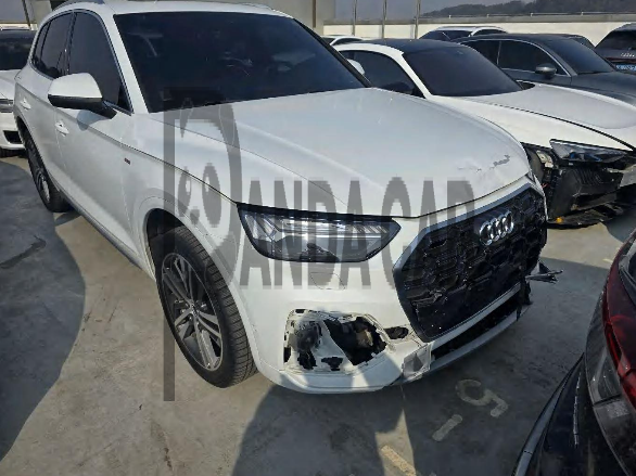 2021 Audi Q5 45 TFSI quattro, photograph 3