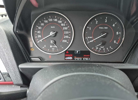 2017 BMW 118d, photograph 2