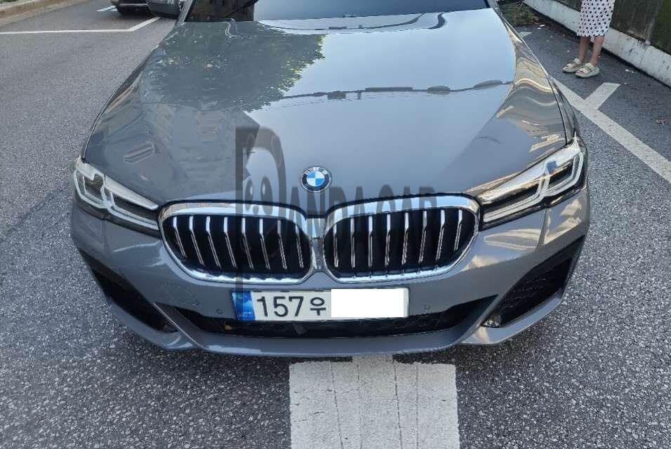 2022 BMW 520i, photograph 1