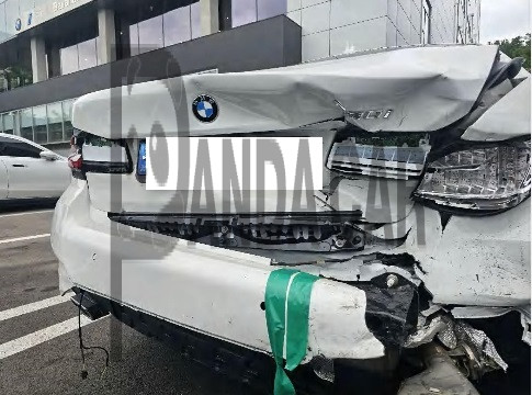 2022 BMW 520i, photograph 1