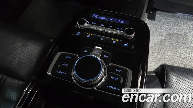 2016 Genesis EQ900 3.8 GDI AWD, photograph 2