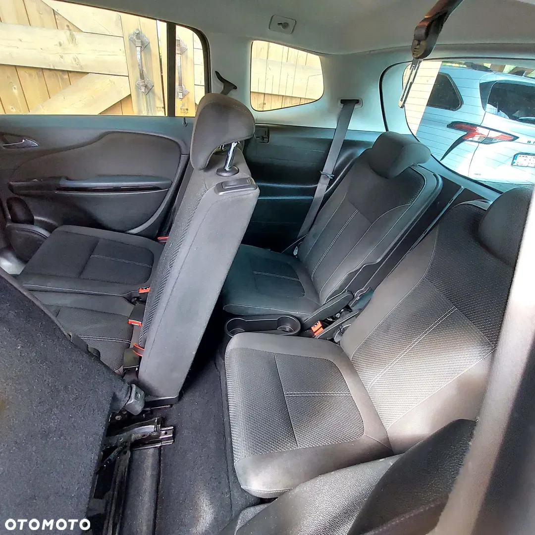 2016 Opel Zafira 2.0 CDTI Cosmo S&S, photograph 9