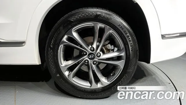 Hyundai Santafe Diesel 2.0 2WD — photo 1 of 38