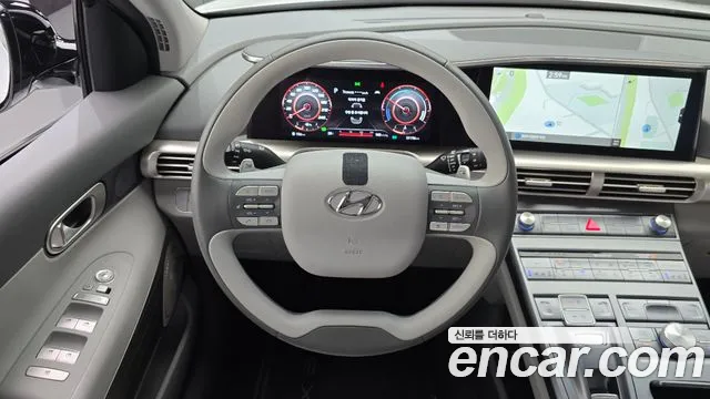 Hyundai Nexo Premium — photo 1 of 33
