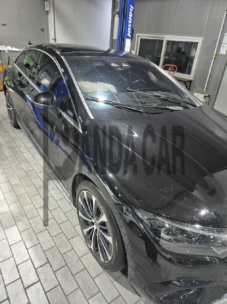2022 Mercedes-Benz EQE350 +, photograph 2
