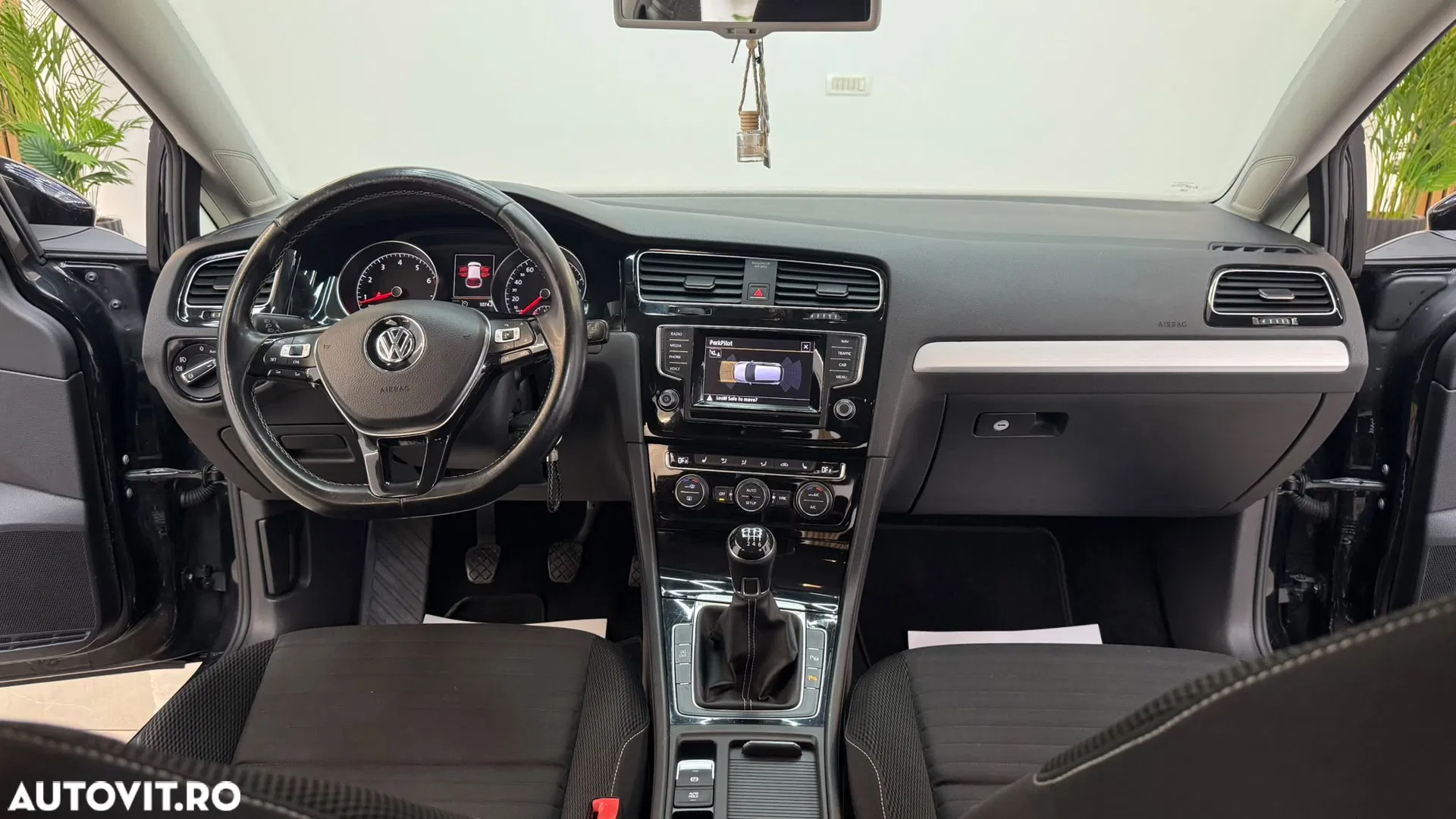 2014 Volkswagen Golf, photograph 6