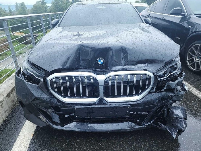 2024 BMW 530i xDrive, photograph 3
