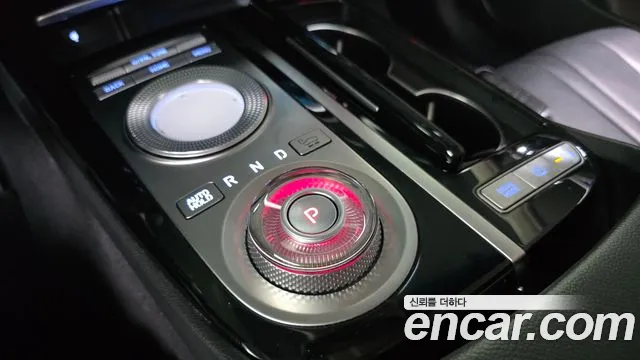 Genesis G80 Gasoline 2.5 Turbo 2WD — photo 1 of 32