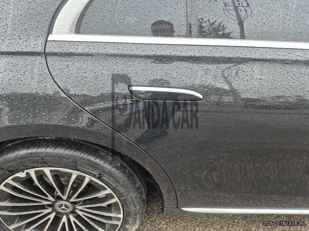 2021 Mercedes-Benz S350 d, photograph 3