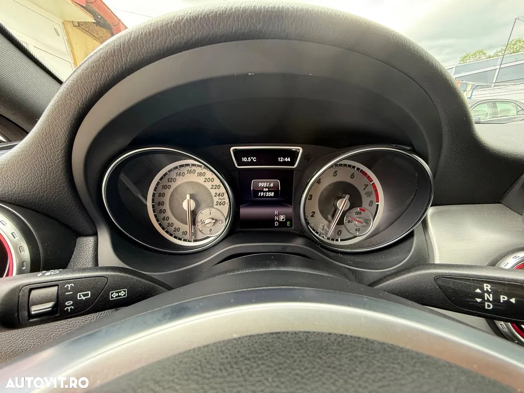 2014 Mercedes-Benz GLA 250 4MATIC 7G-DCT Edition 1, photograph 9