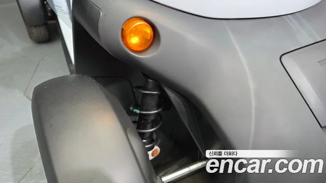 2020 Renault-KoreaSamsung Twizy Life(2-Seater), photograph 5