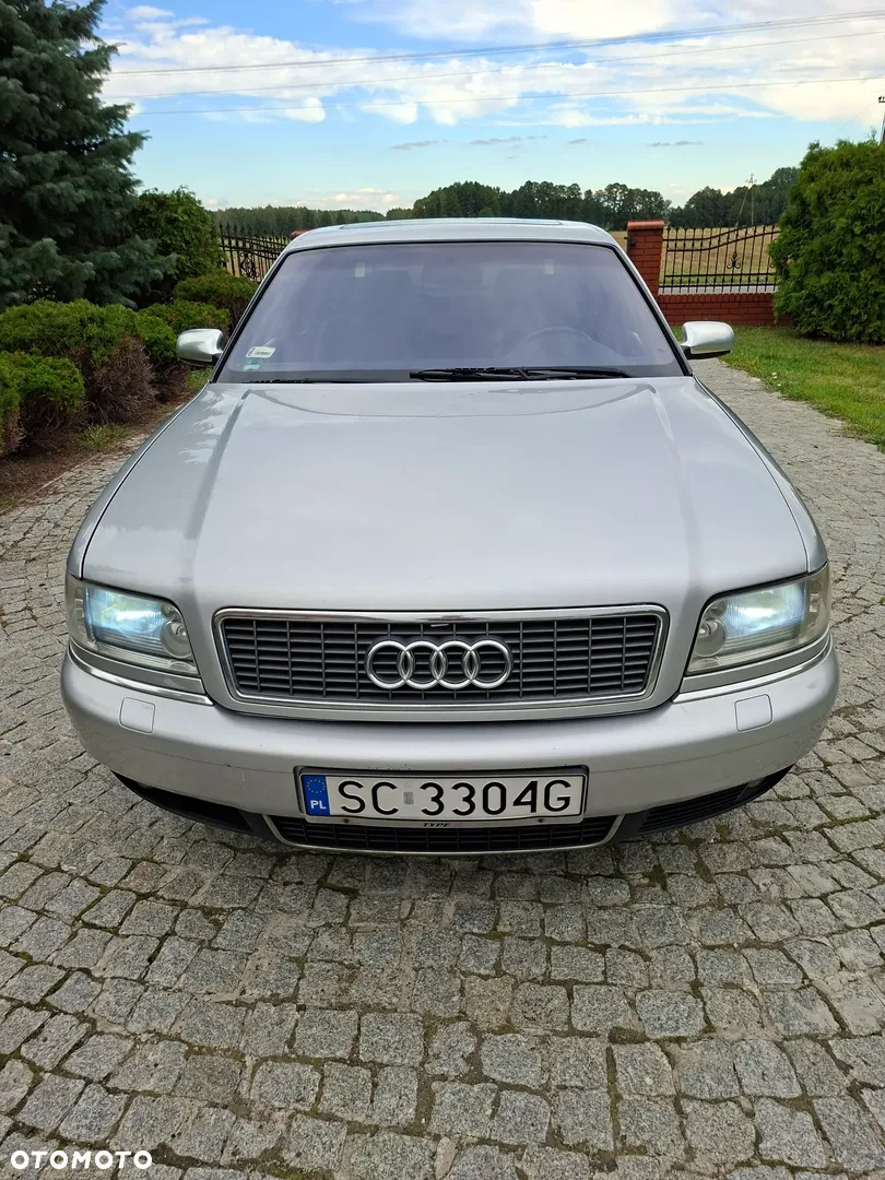 2001 Audi S8, photograph 10