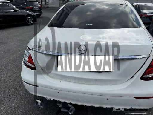 2018 Mercedes-Benz E200, photograph 3
