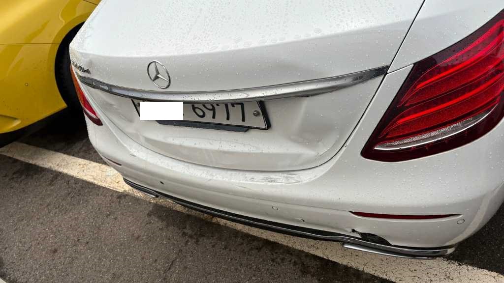 2019 Mercedes-Benz E220 d, photograph 2