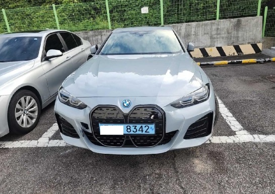 2024 BMW i4 eDrive40, photograph 2